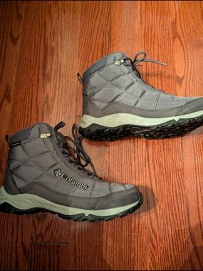Columbia Women's Gray Waterproof Quilted Winter Boots